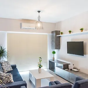 https://modern-family-apartment.hotelsatayianapa.com
