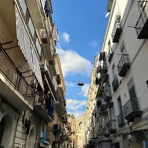 Apartament “nonna Rossa”, Neapol