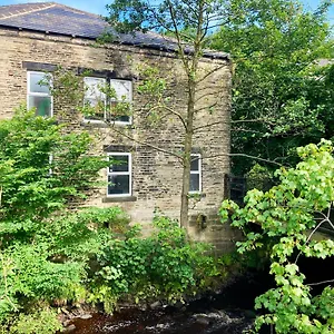https://the-old-riverside-school-house.yorkshirehotels.net